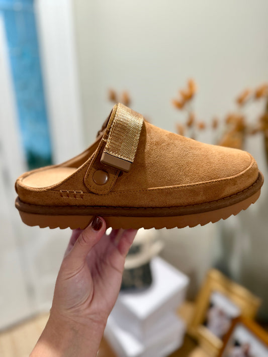 Camel Slip-Ons