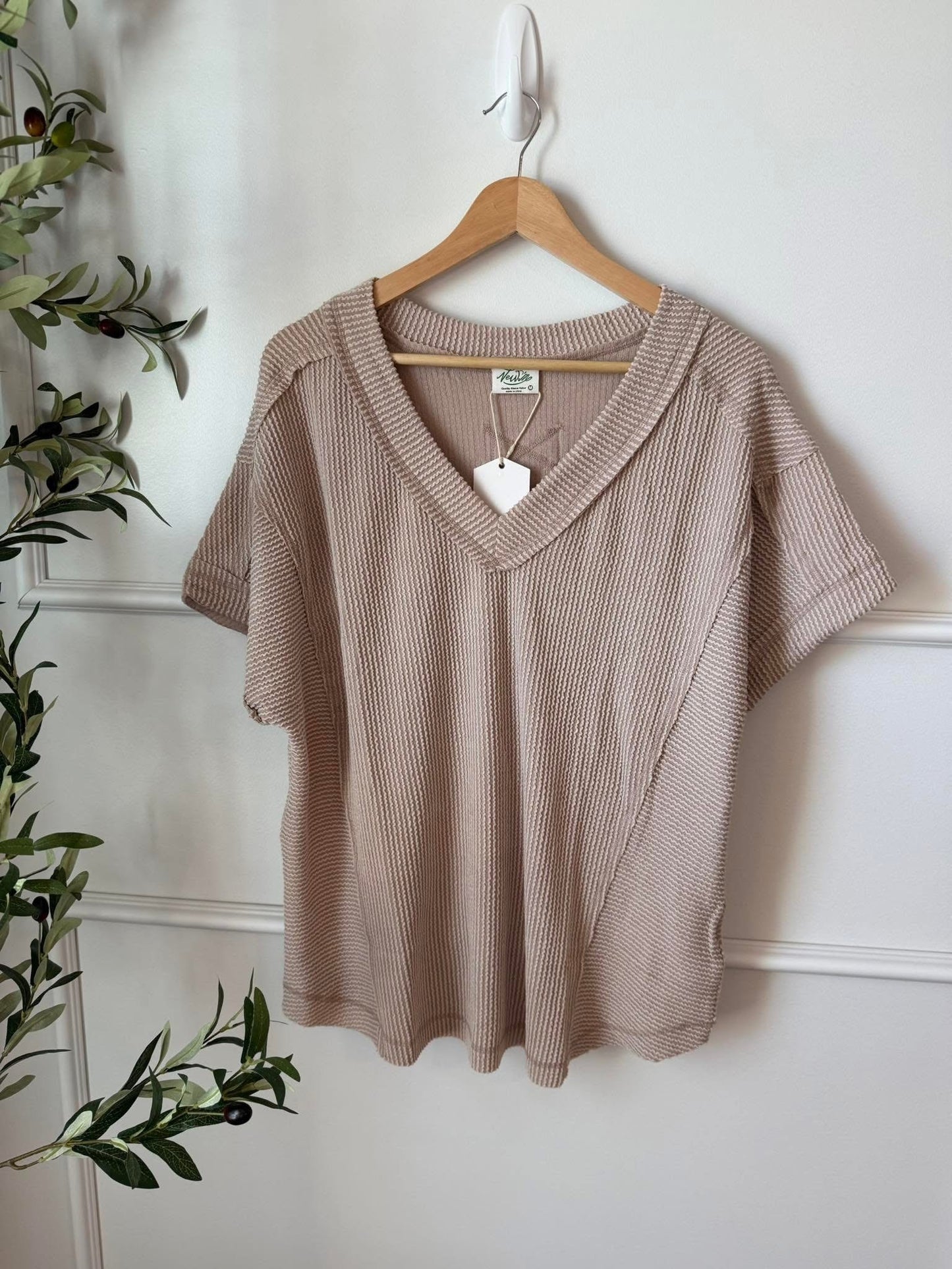 Oat V-Neck Tee